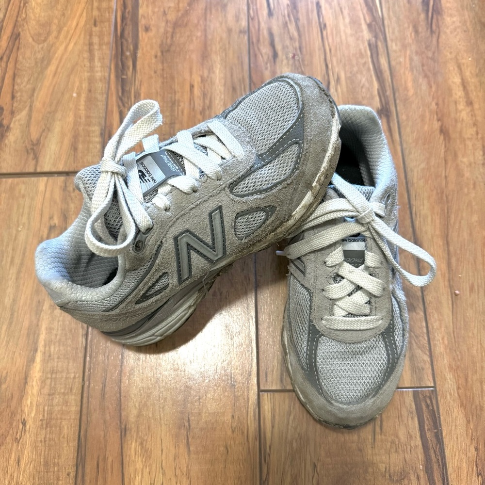 Kids New Balance 990v4